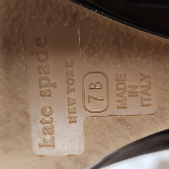 Kate Spade NY Patent Leather Wedge Shoes Low Beige Bow Peep Toe Summer Designer - Picture 9 of 10